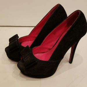 Miss Me, Platform pumps 6.5 fits like a true 7